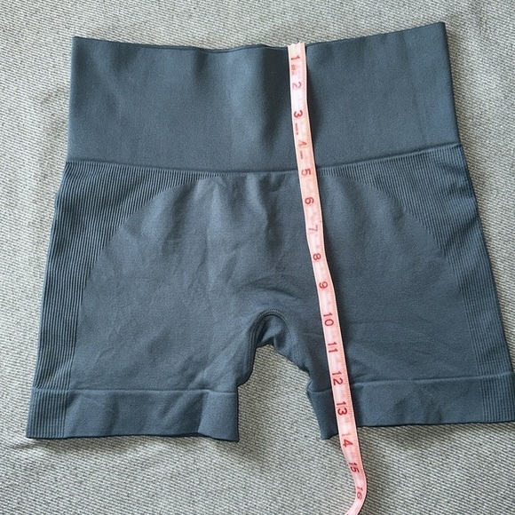 SET  Active Sculpflex Bike Shorts - Picture 10 of 12